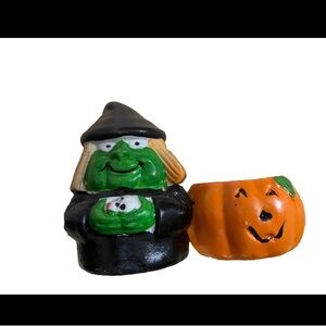 Tea light candle holder